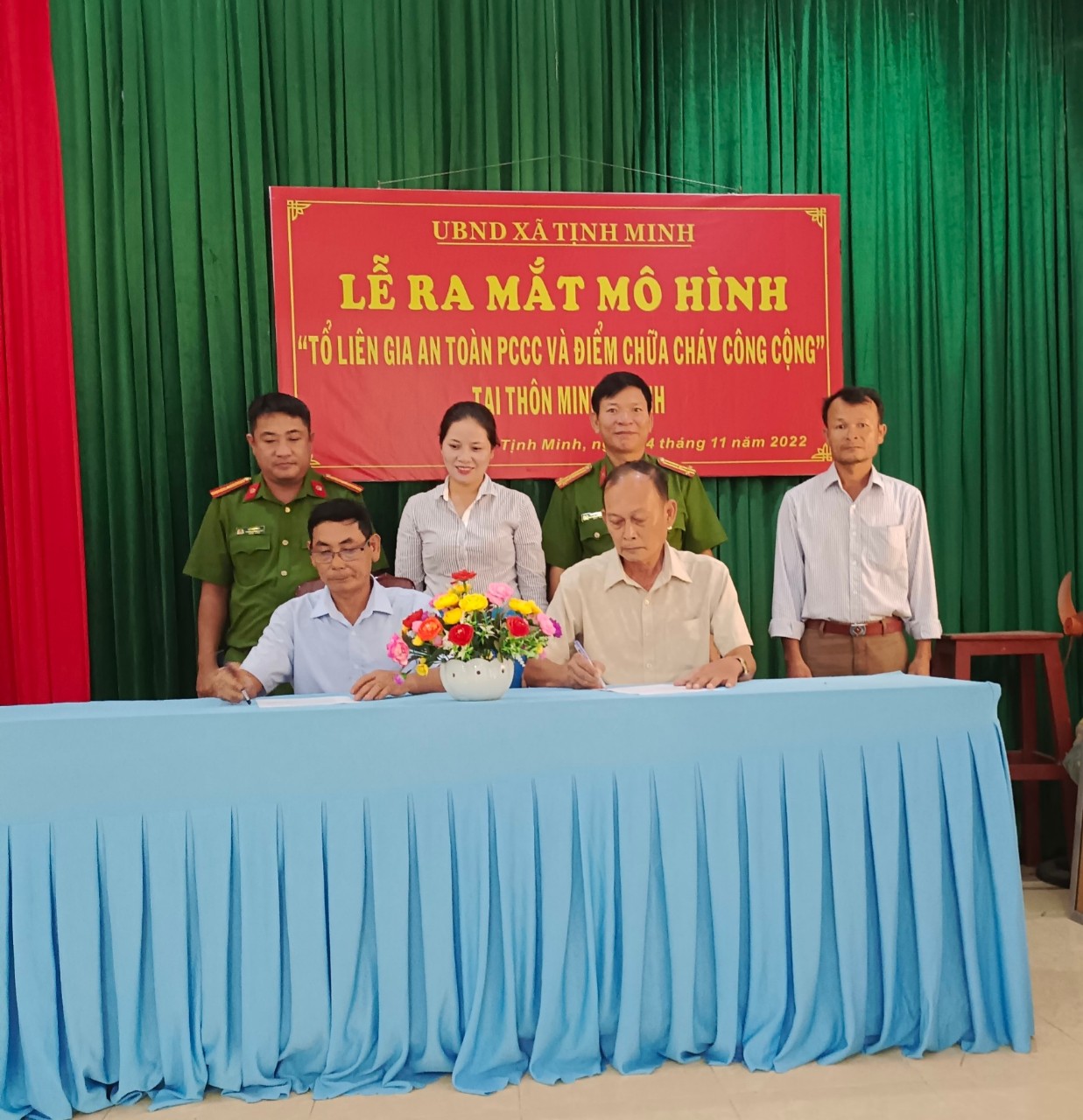 Ra mắt mô hình “Tổ liên gia an toàn Phòng cháy chữa cháy và điểm cháy công cộng tại thôn Minh Khánh”