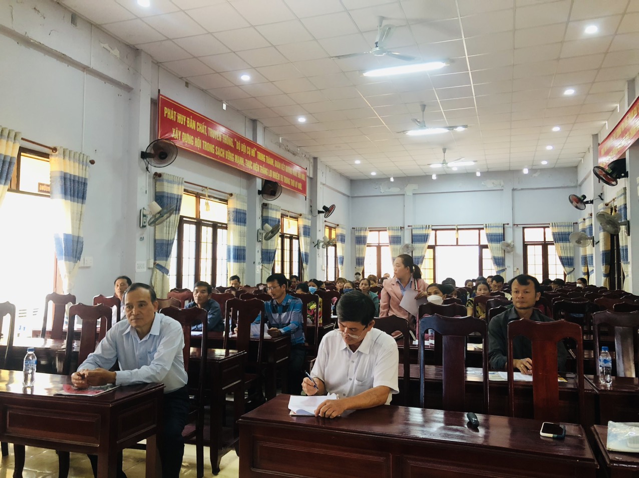 Xã Tịnh Minh phối hợp với Bảo hiểm xã hội huyện Sơn Tịnh tổ chức hội nghị tuyên truyền pháp luật về Bảo hiểm xã hội