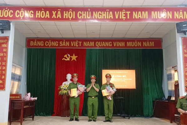 Lễ công bố Quyết định của Giám đốc công an tỉnh Quảng Ngãi  về công tác cán bộ